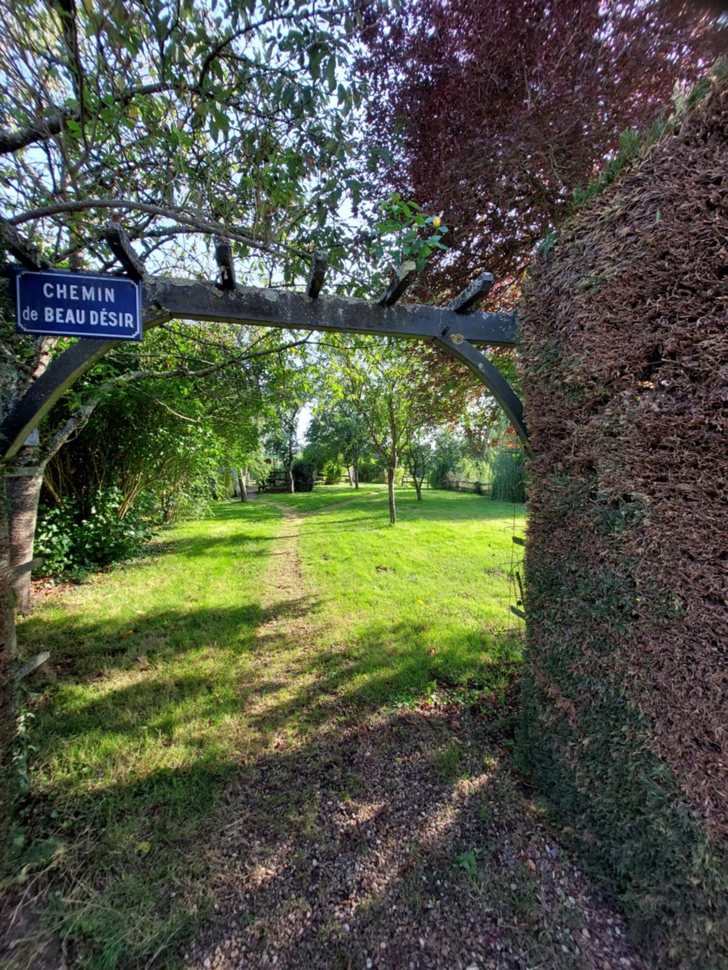 Les Roulottes De La Brauderie Villa Brissarthe Luaran gambar